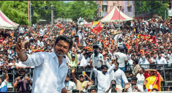 आलोचनाओं के बीच विजय का नया दांव, “हर वक्त जनता के बीच रहने” का वादा