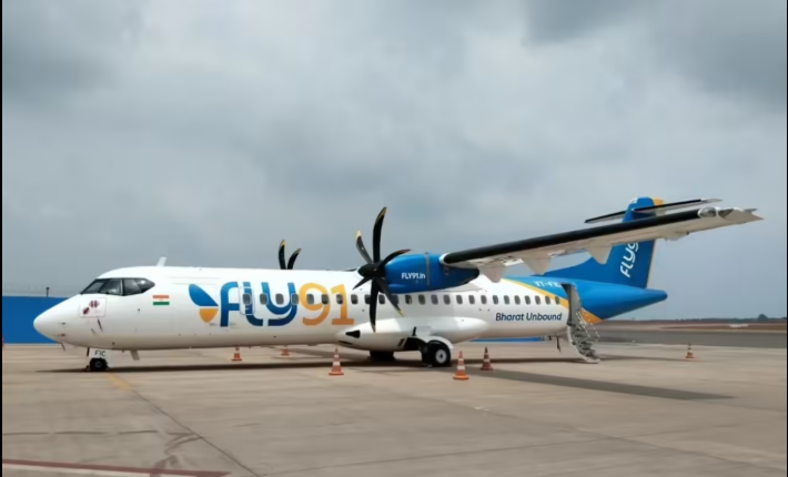 तकनीकी गड़बड़ी से हवा में फंसी फ्लाइट, यात्रियों में दहशत का माहौल